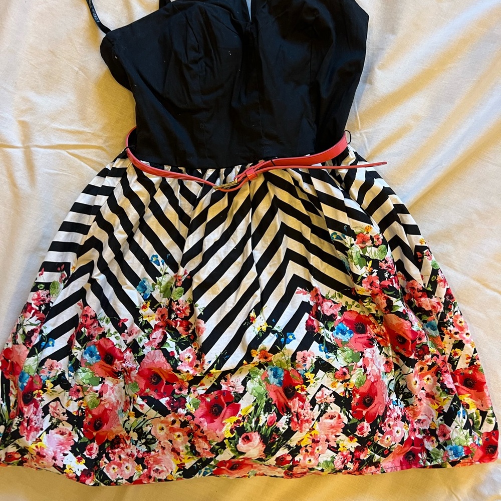 2009 Floral Dress Belt Included